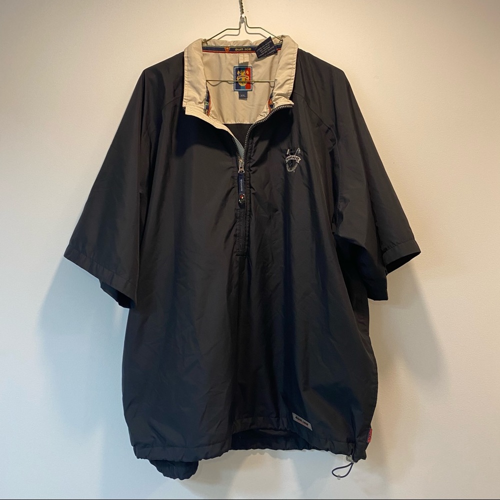 Baggy half length sleeve windbreaker